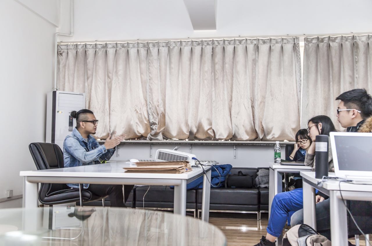 享受專業(yè)設(shè)計咨詢與工作作品點(diǎn)評