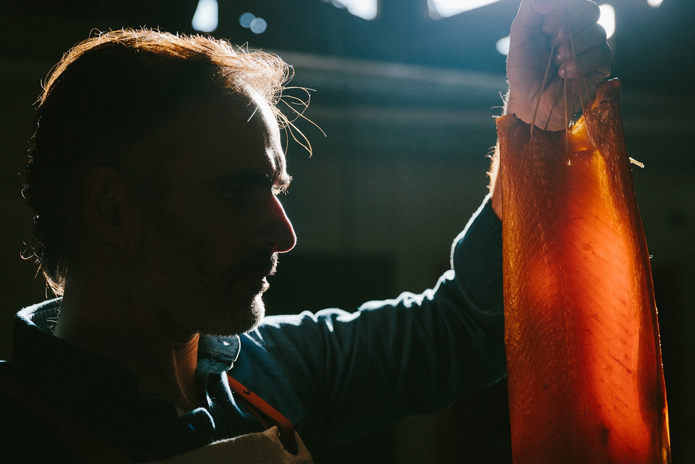 魚包裝設(shè)計-傳統(tǒng)熏鮭魚傳達了產(chǎn)品所揭示的遺產(chǎn)、傳統(tǒng)和精通