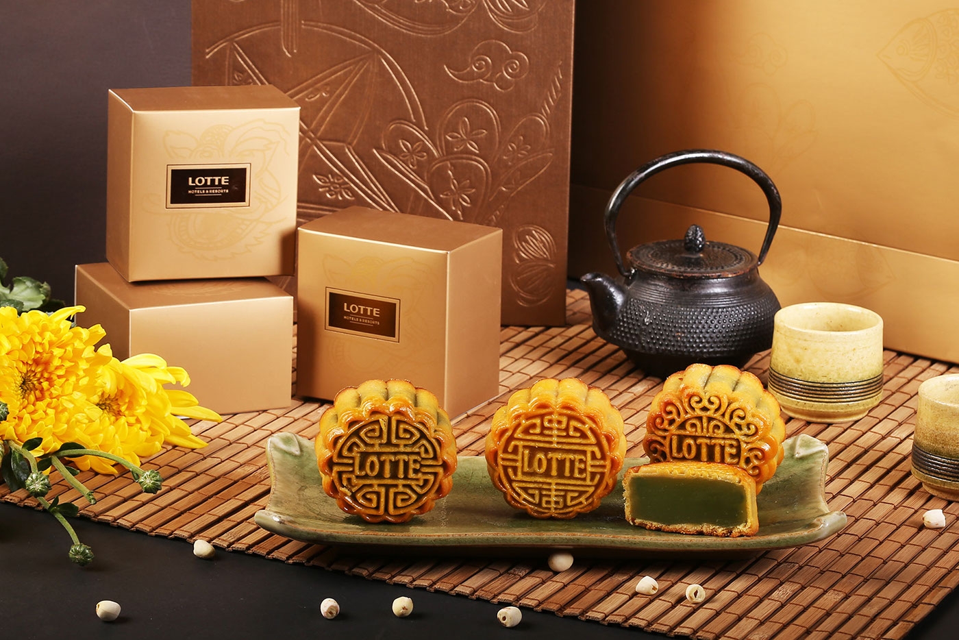 樂天度假酒店的中秋月餅禮盒包裝設(shè)計(jì)