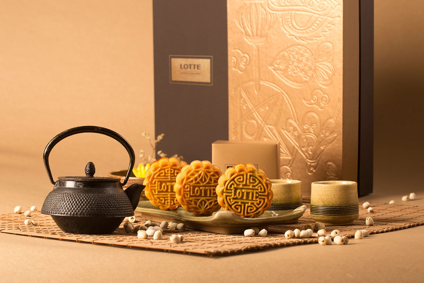 樂天度假酒店的中秋月餅禮盒包裝設(shè)計(jì)