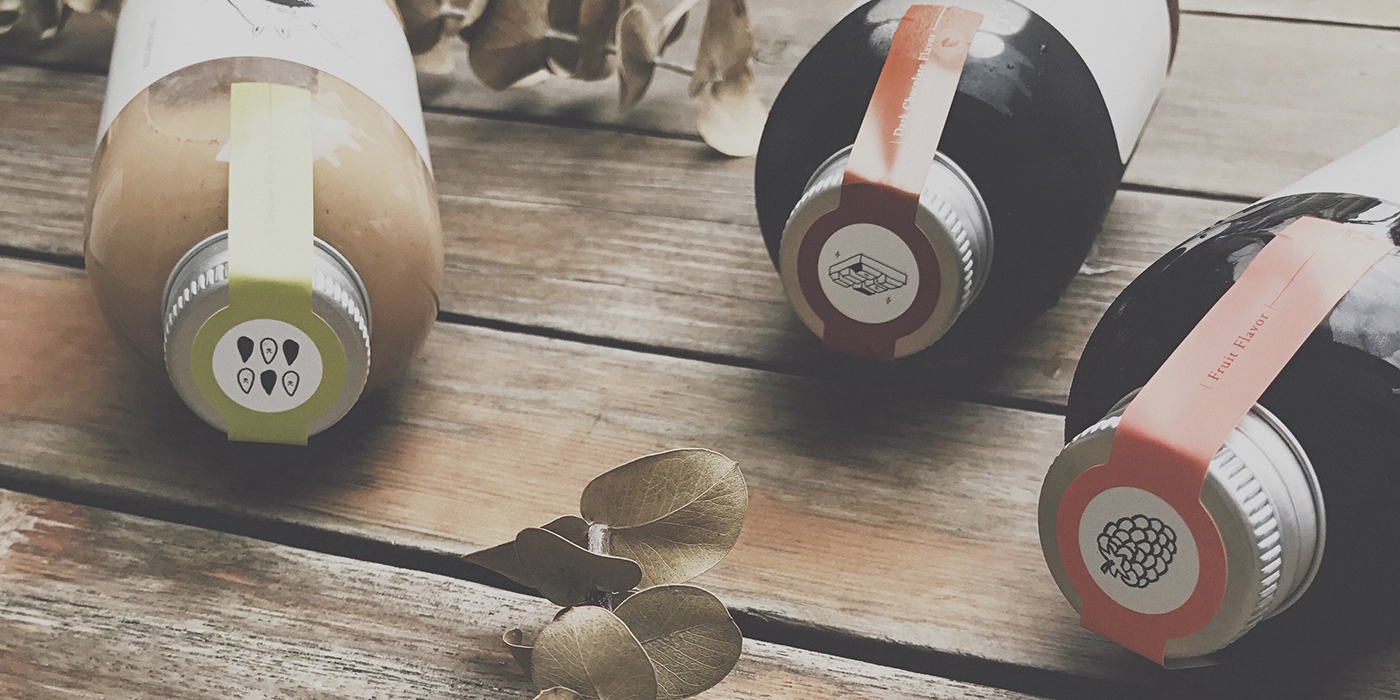 黑巧克力、水果風味、芝麻歐蕾三種不同的咖啡包裝設計