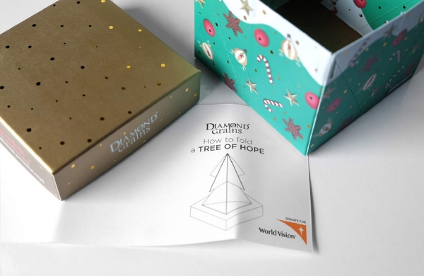 巧克力盒化身圣誕樹！包裝結構創意為顧客帶來的驚喜體驗