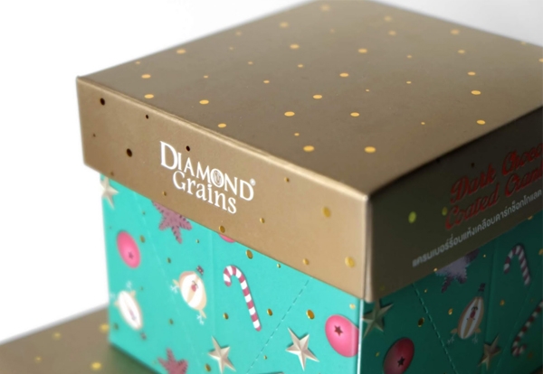 巧克力盒化身圣誕樹！包裝結構創意為顧客帶來的驚喜體驗